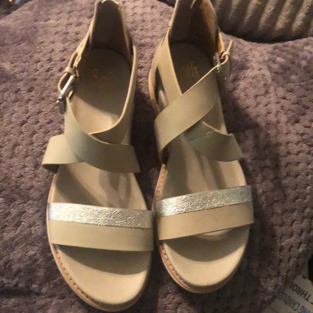 Cute Wedge sandals